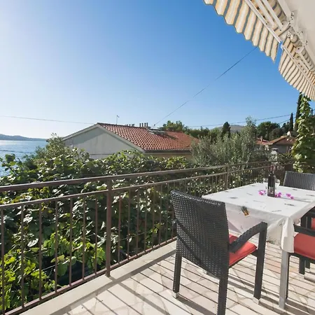 Apartment Mastelic 3 Apartment Trogir